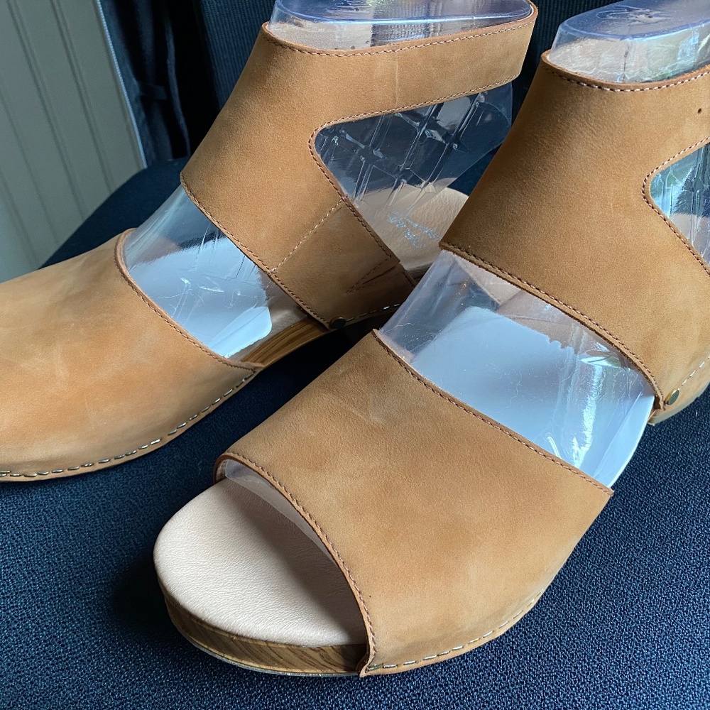 Dansko Minka milled sandals/shoes